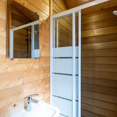 Feriehus Tiny House, Clim Et Bassin *